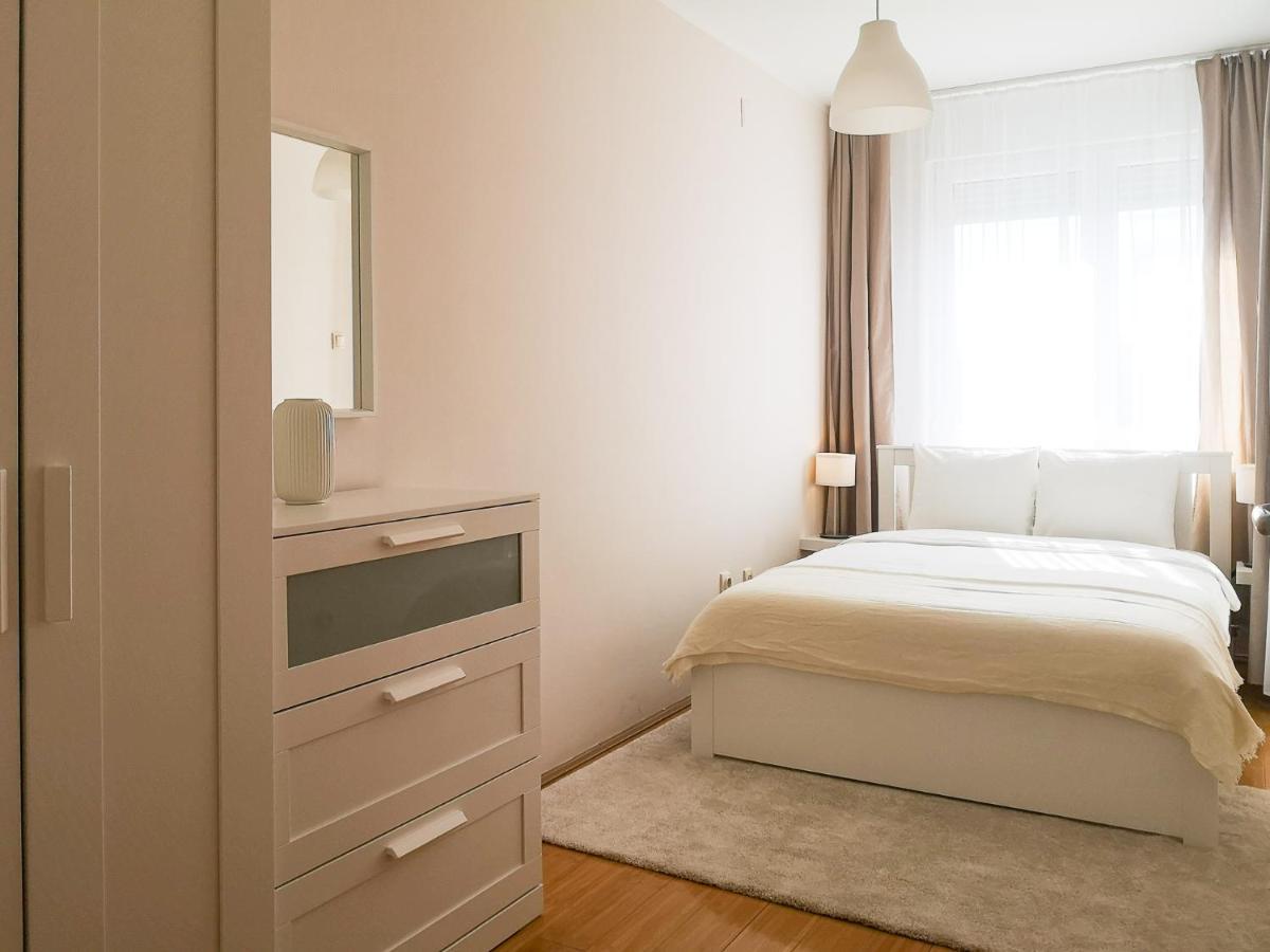 Filinhome Papa Suite 4 Novi Sad Luaran gambar