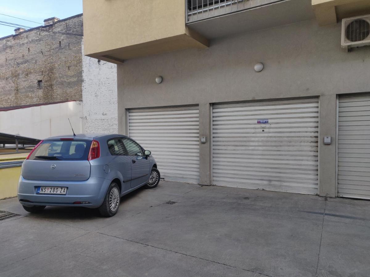 Filinhome Papa Suite 4 Novi Sad Luaran gambar